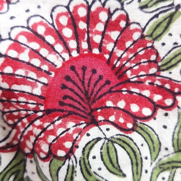 Gretchen Scott beautiful, cotton, button down shirt in great condition!🌺 - Picture 8 of 8